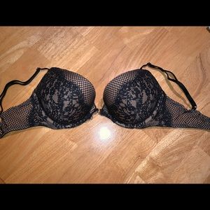 Victoria’s Secret 32D Bra